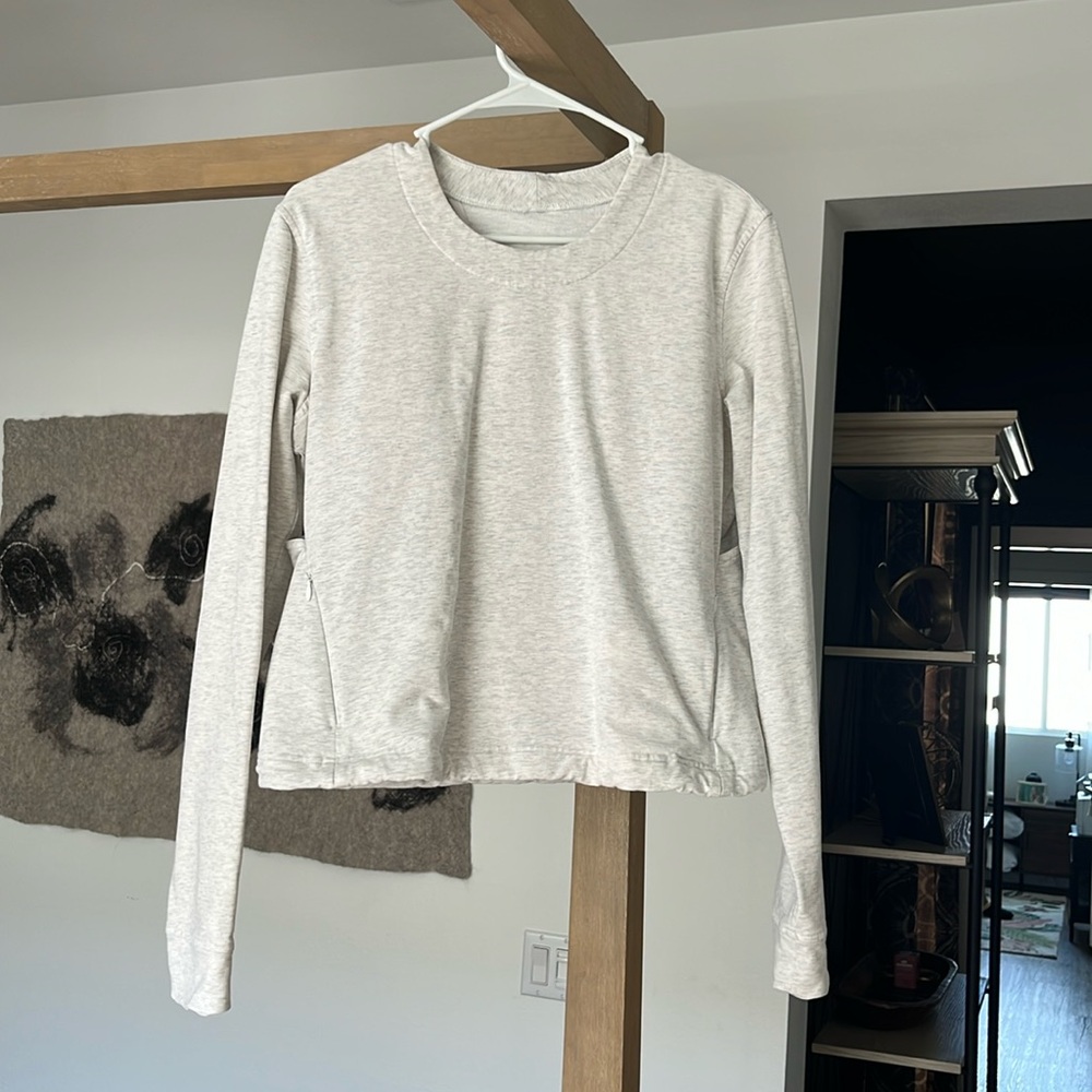 Lululemon Athletica long sleeve top